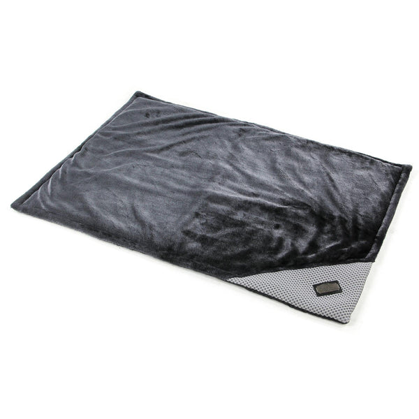 TrendLine fleece pet blanket