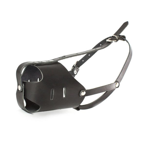 Julius-K9 leather muzzle closed