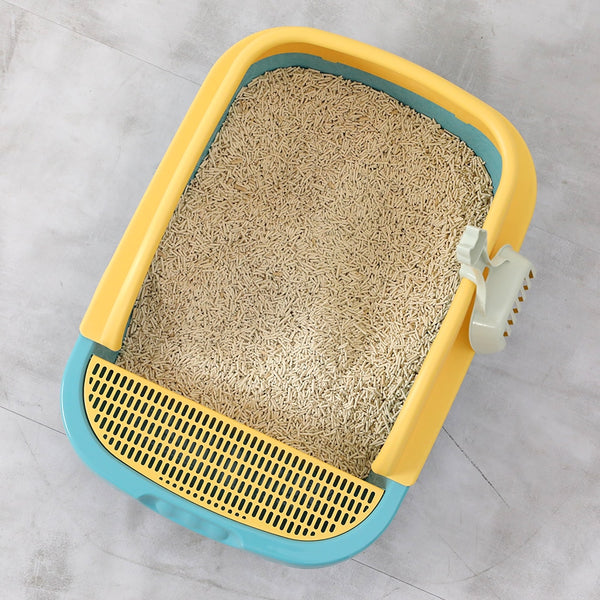 Large cat litter box with rim